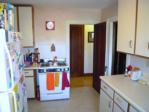 2nd image of 421 Chamberlain Ave