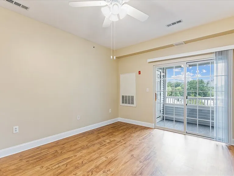 North Pointe Apartments — Photo 93