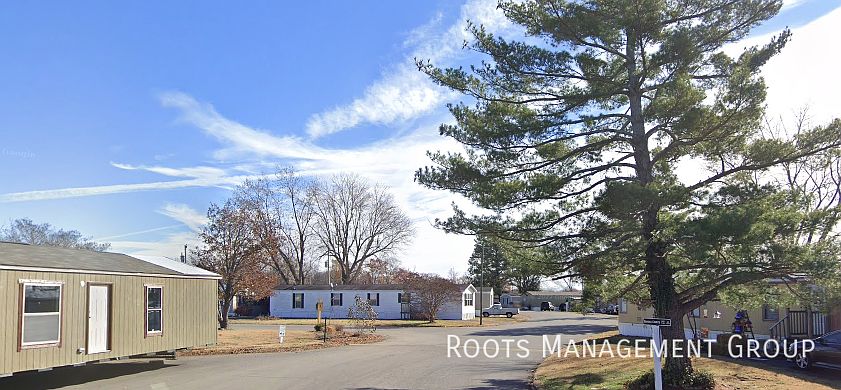 2nd image of 133 Riviera Courts Dr #133