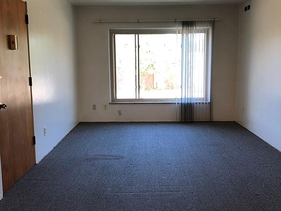 2nd image of 19045 Hilliard Blvd APT 4