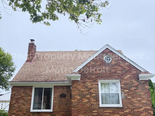 21707 Alger St, Saint Clair Shores, MI 48080