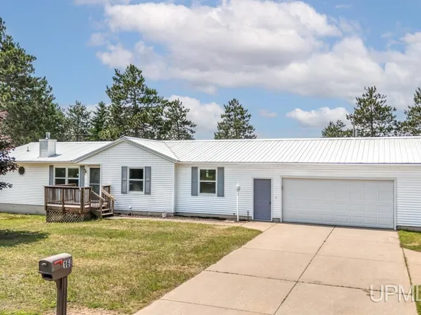 160 N Pyle Dr, Kingsford, MI 49802