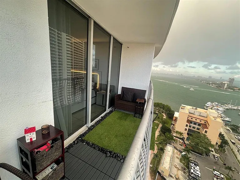 1750 N Bayshore Dr #2106 — Photo 17