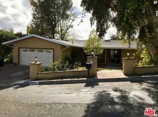 22320 Quinta Rd, Woodland Hills, CA 91364