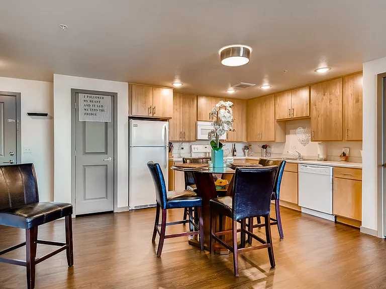 Broadway Lofts | Englewood, CO Apartments