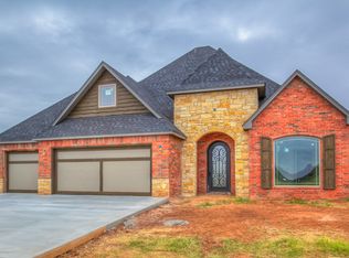 920 Stonebridge Ct, Weatherford, OK 73096