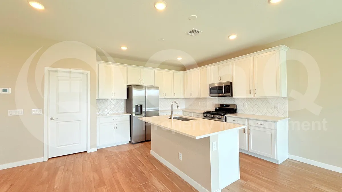 Building Photo - 3534 S 182nd Ln