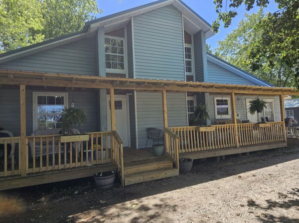 38 N Old Military Rd, Summertown, TN 38483