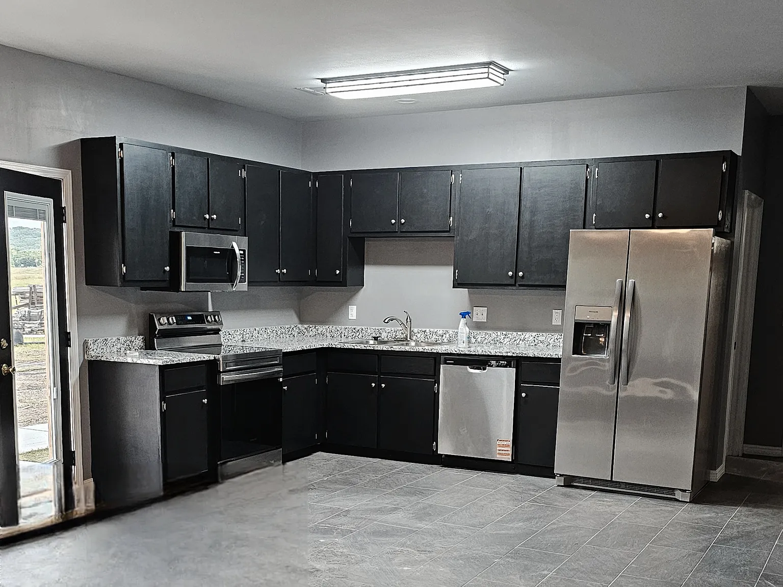 2 bed, 1000 sqft, $1,300 — Photo 3