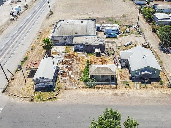 2nd image of 108 D St