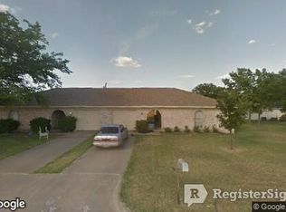 2102 Granbury St, Cleburne, TX 76033