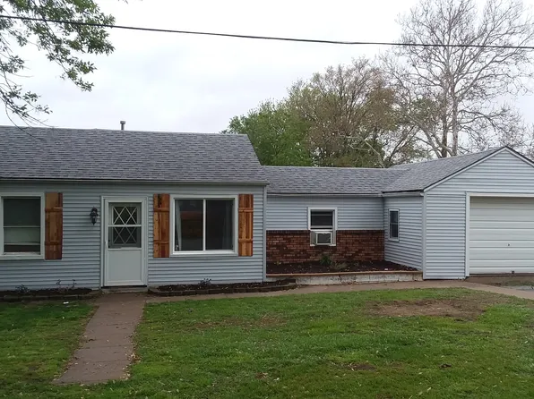 405 3rd St, Colona, IL 61241