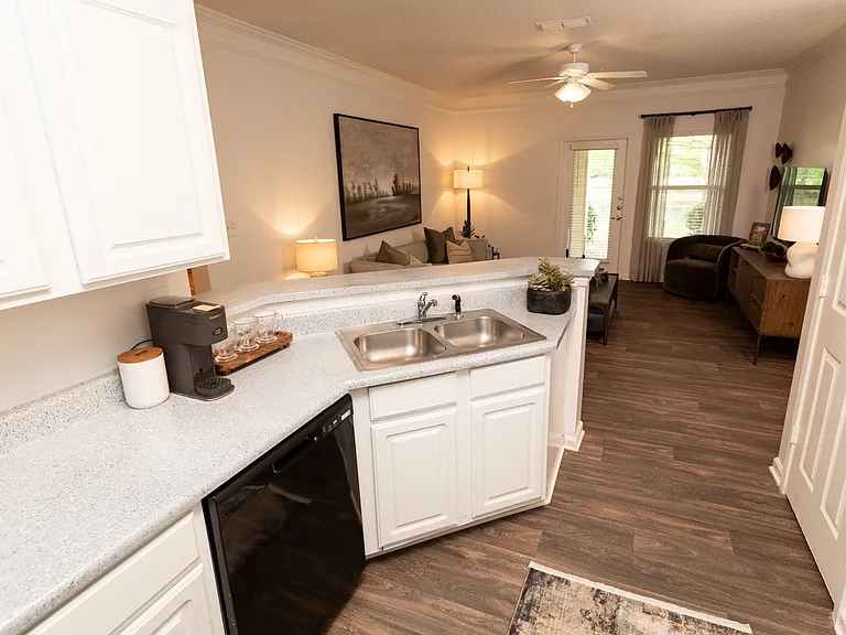 Lakeside Villas — Photo 7