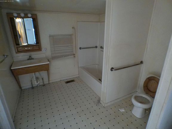 5th image of 721 S Noble St