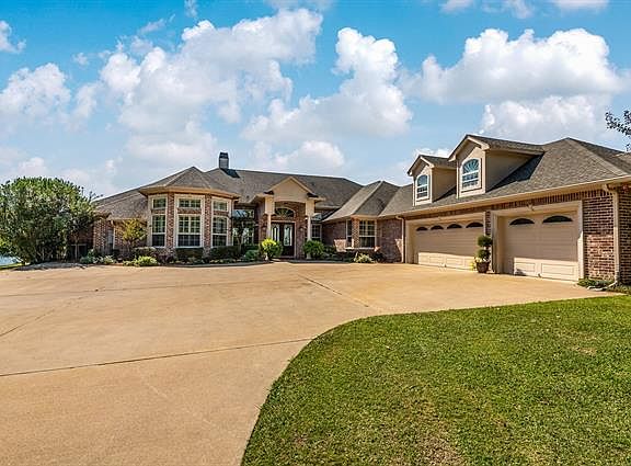 2nd image of 411 Arrowhead Point