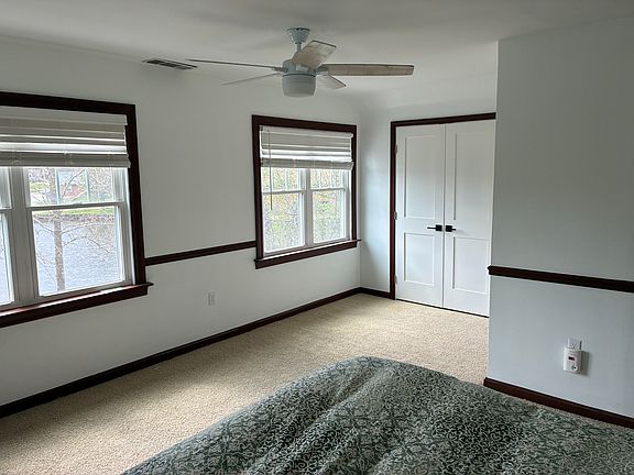 3rd image of 2574 Amsterdam Rd