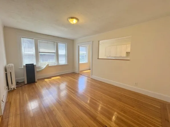 1607 Commonwealth Ave, Brighton, MA