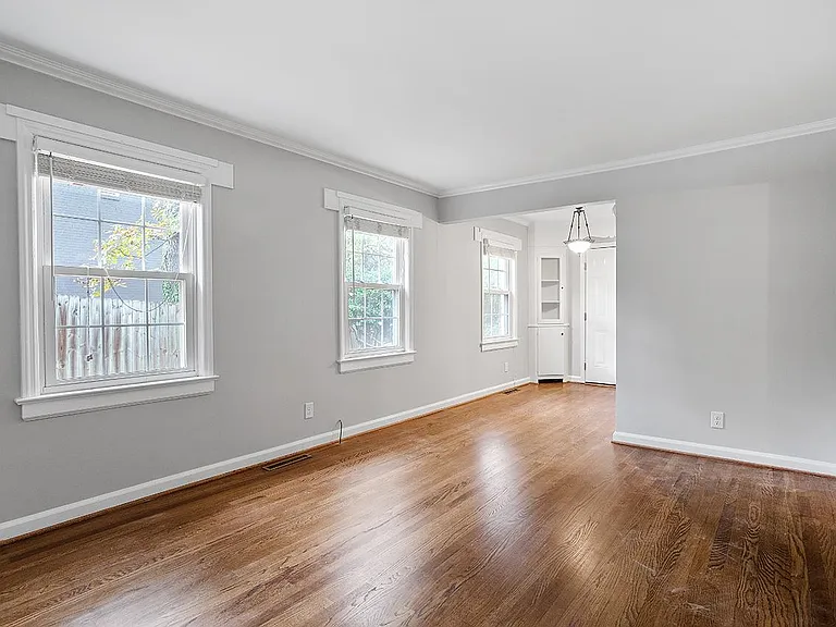 2111 Tudor Pl — Photo 17