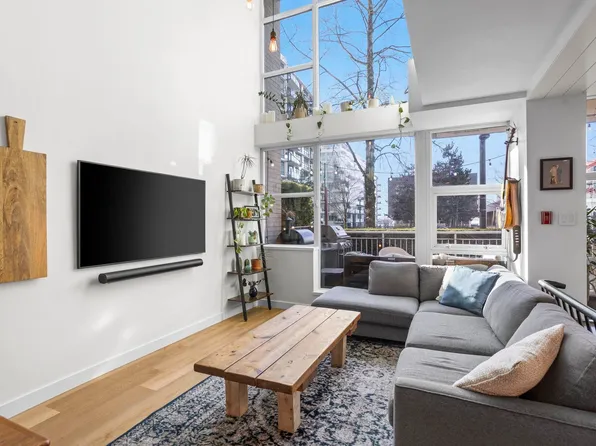 168 Esplanade Ave E, North Vancouver, BC V7L 4X8