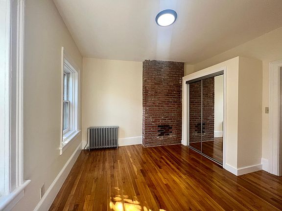 2nd image of 15 Erie St APT 3