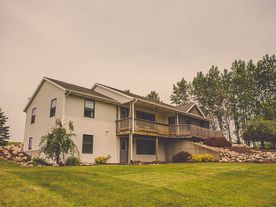 1st image of 1537 138th Ave
