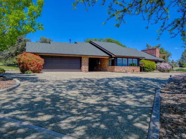 1815 Hill Cummins Ln, Yreka, CA 96097
