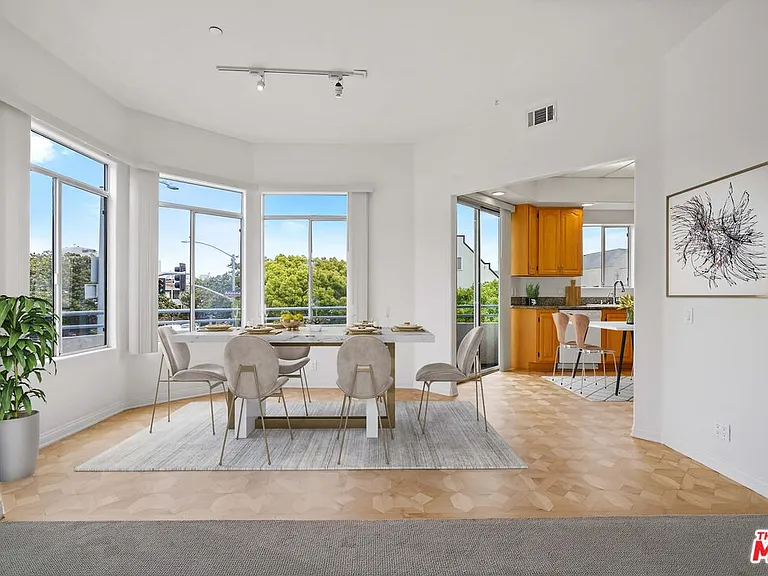 1325 Arizona Ave #201 — Photo 3