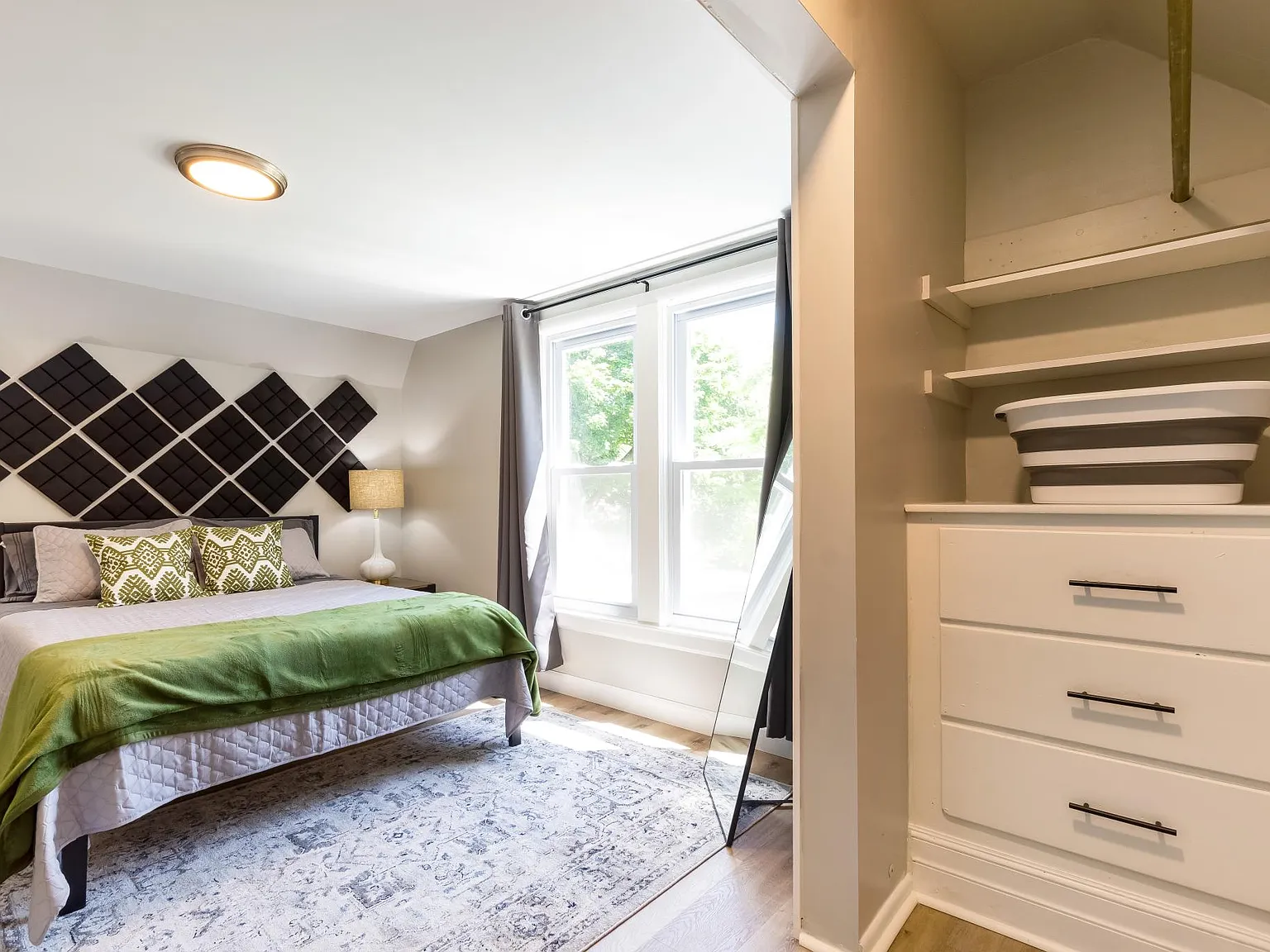1 bed, 500 sqft, $2,500 — Photo 4
