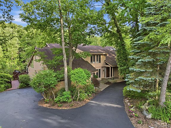 2nd image of 4751 Rolling Ridge Rd