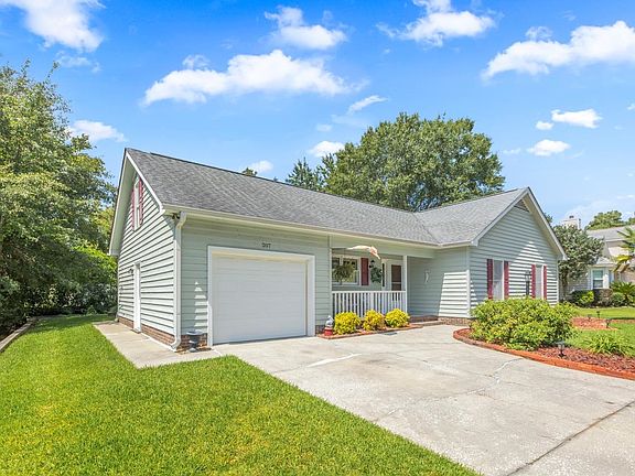 2nd image of 207 Berkshire Dr.