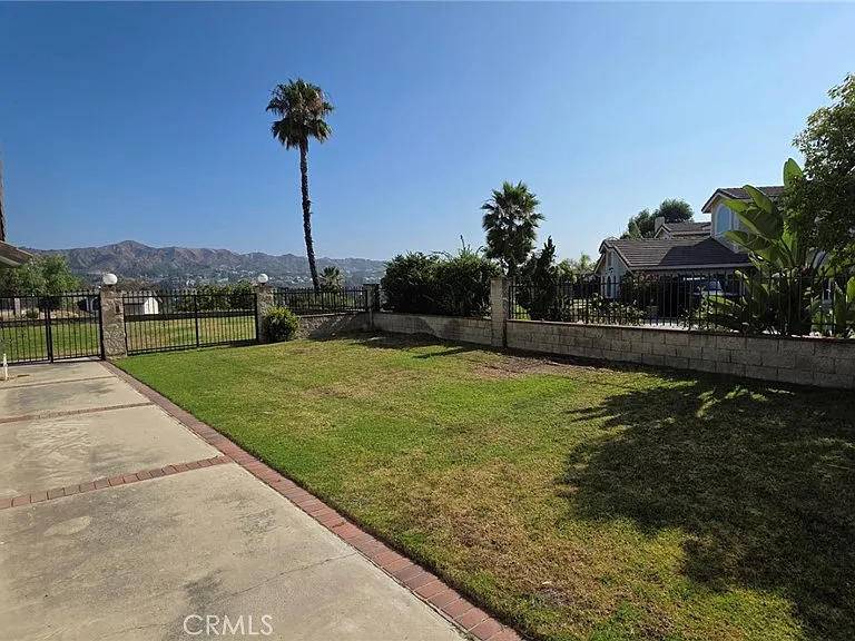 20800 Regency Ct — Photo 24