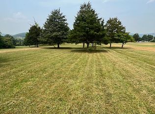 Magnolia Pl, Springfield, WV 26763