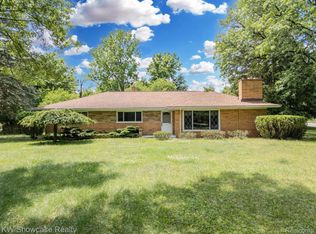 26463 La Muera St, Farmington Hills, MI