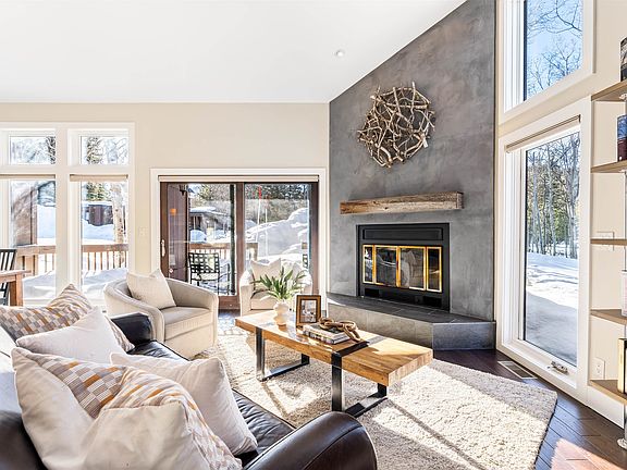 2nd image of 3003 Meadow Ct #1
