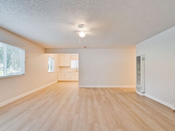 4th image of 5208 Snow Dr #1