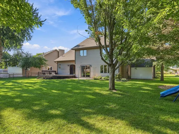 490 Hawthorn Rd, Lino Lakes, MN 55014