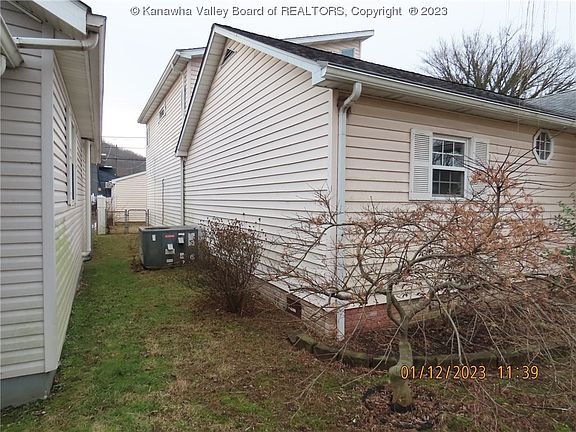 3rd image of 5213 Noyes Ave
