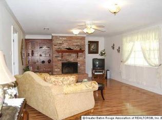 28840 Dabney Dr, Livingston, LA 70754