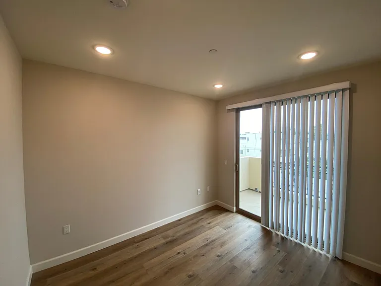 11168 Morrison St — Photo 39