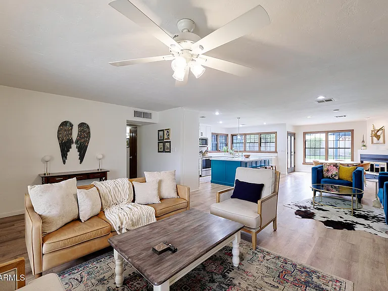 1708 E Montebello Ave — Photo 24