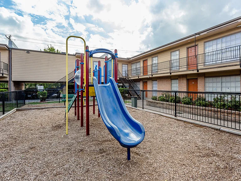 Las Velas at Hillcroft Apts. — Photo 12