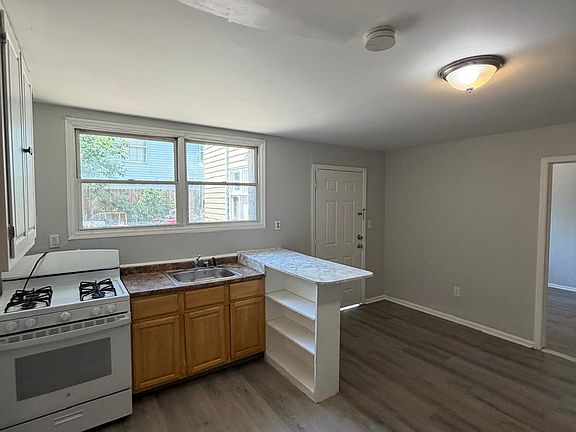 4th image of 125-127 5th St #2L