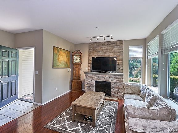4th image of 1031 61st St SE APT 101