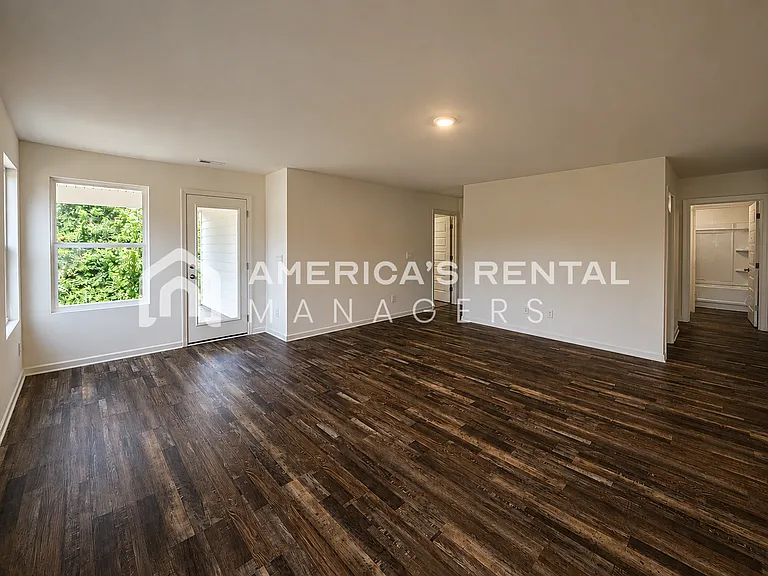 309 Oakmont Cir — Photo 32