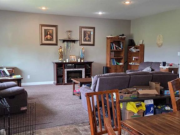5th image of 5722 SW 45 Avenue Close