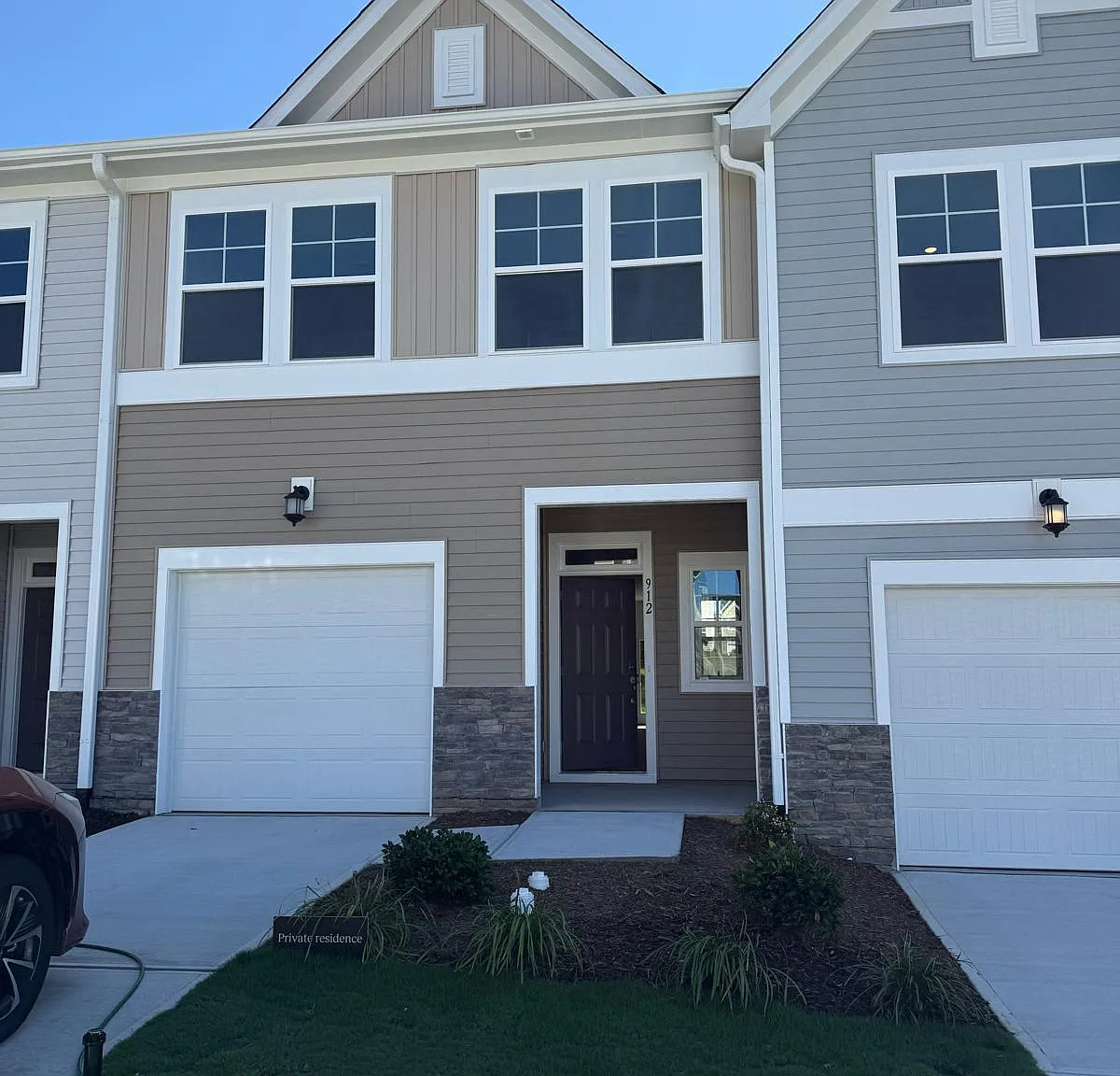 3 bed, 2.5 bath, $1,725 — Photo 2