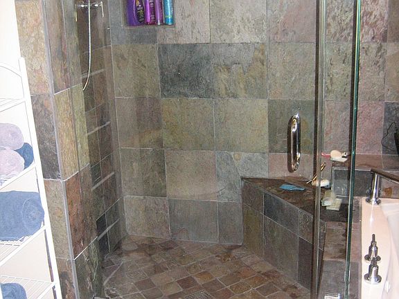 5th image of 555 S Helberta Ave