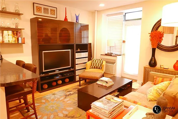 Rented by JK Dansar Corp | media 18