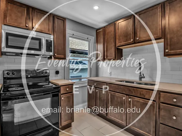 153 Winspear Ave Floor 2, Buffalo, NY 14215