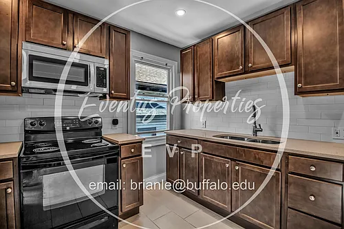 153 Winspear Ave #2 Photo 1